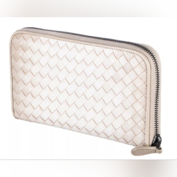 Bottega Veneta Handbags - Bottega Veneta Intrecciato Nappa Wallet LIKE NEW. Christmas SALE!!